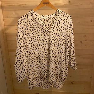 STITCH FIX cheetah blouse. never worn.